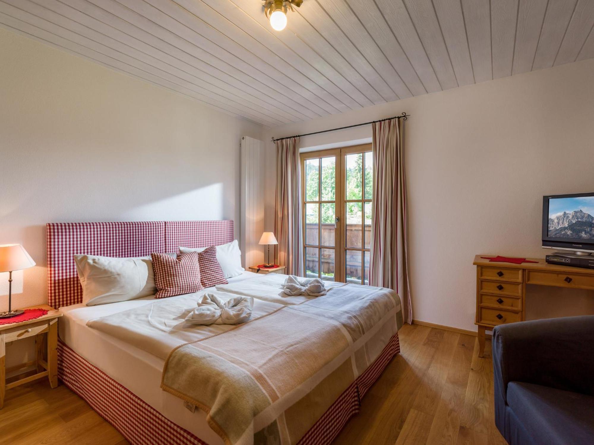 Landhaus Kitzhorn Appartement Hahnenkamm - By Nv-Appartements Kitzbuhel Exterior photo